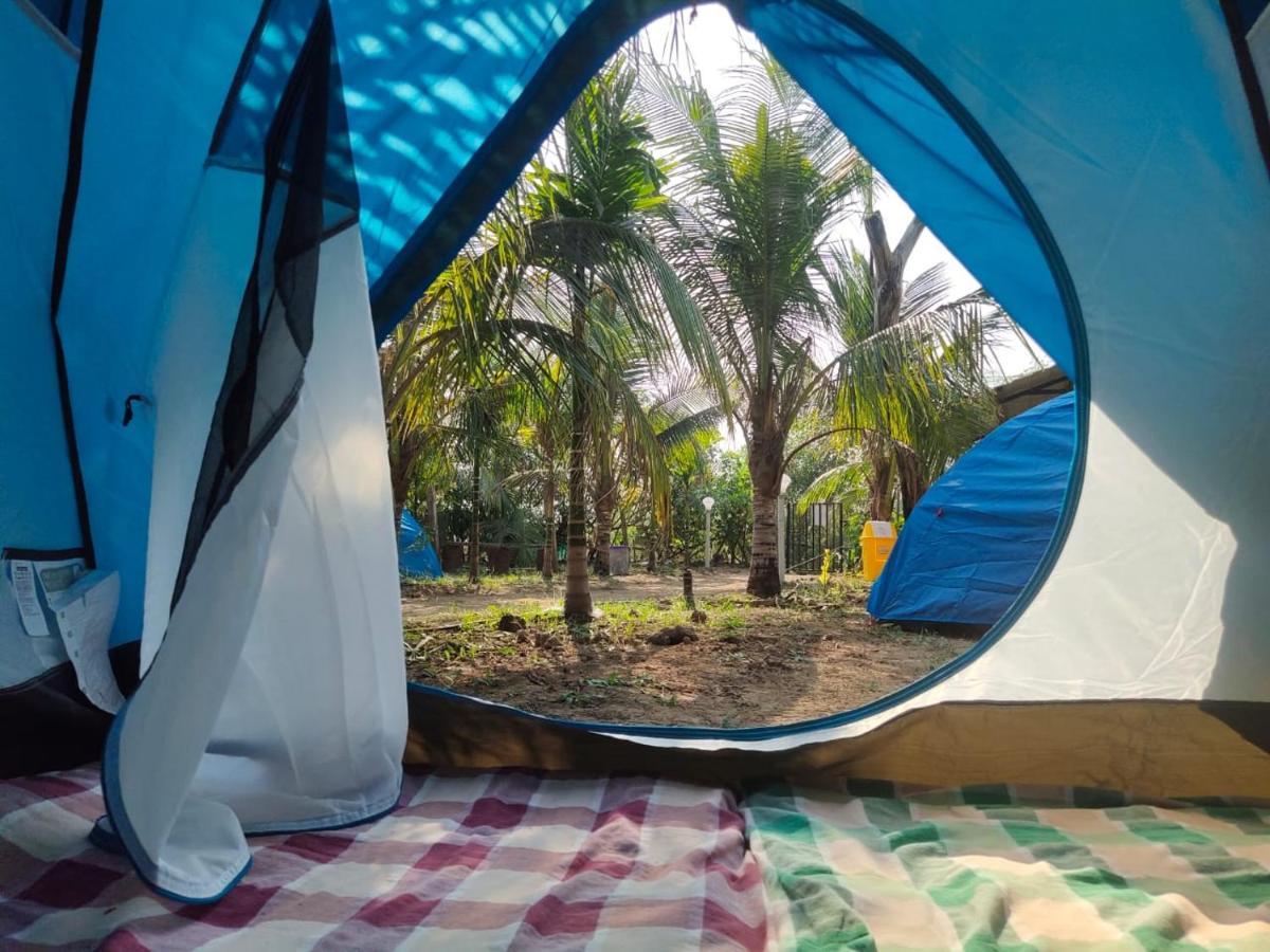 Whistling Waves Beach Resort Anjarle Exterior photo